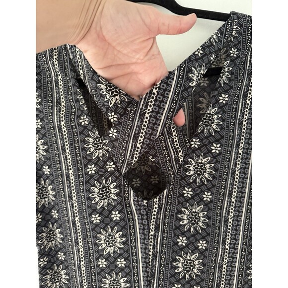 Hollister Women’s M Dress Black White Floral Mini Short Sleeve Dress - Picture 3 of 8